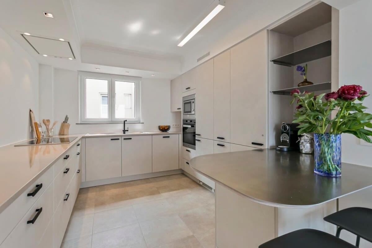 Huswell - Panoramic Seaview Apartment In 'T Zoute Knokke-Heist Eksteriør billede